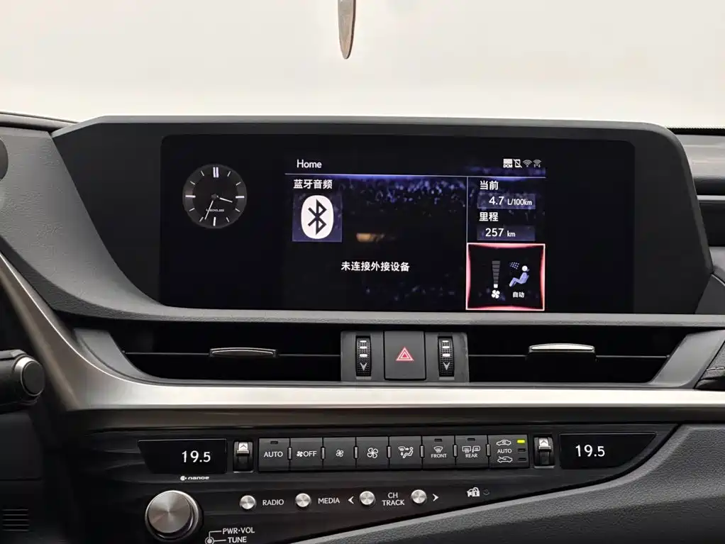 Lexus ES 2021 — фото 13
