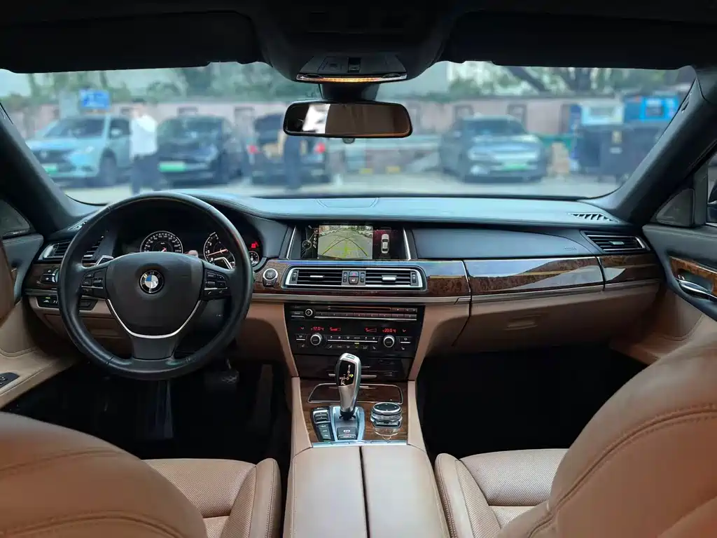 BMW 7 Series 2016 — фото 5