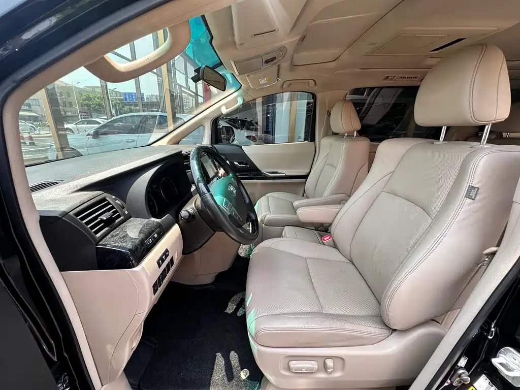 Toyota Alphard 2011 — фото 22