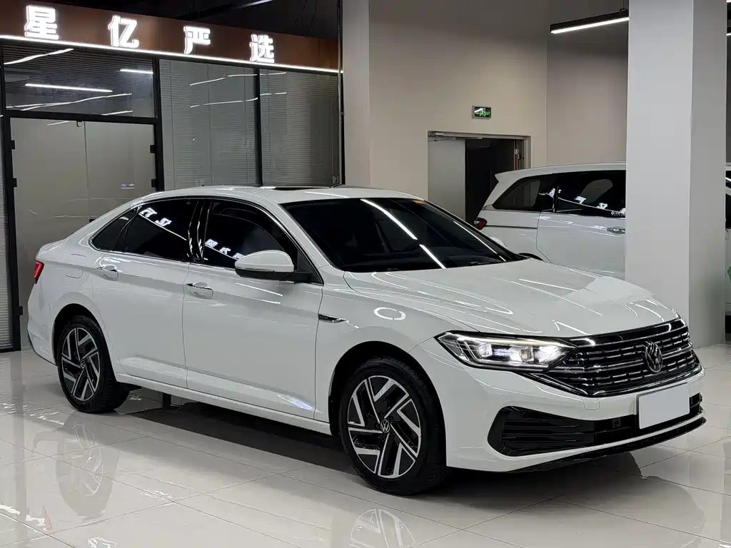 Volkswagen Sagitar 2022
