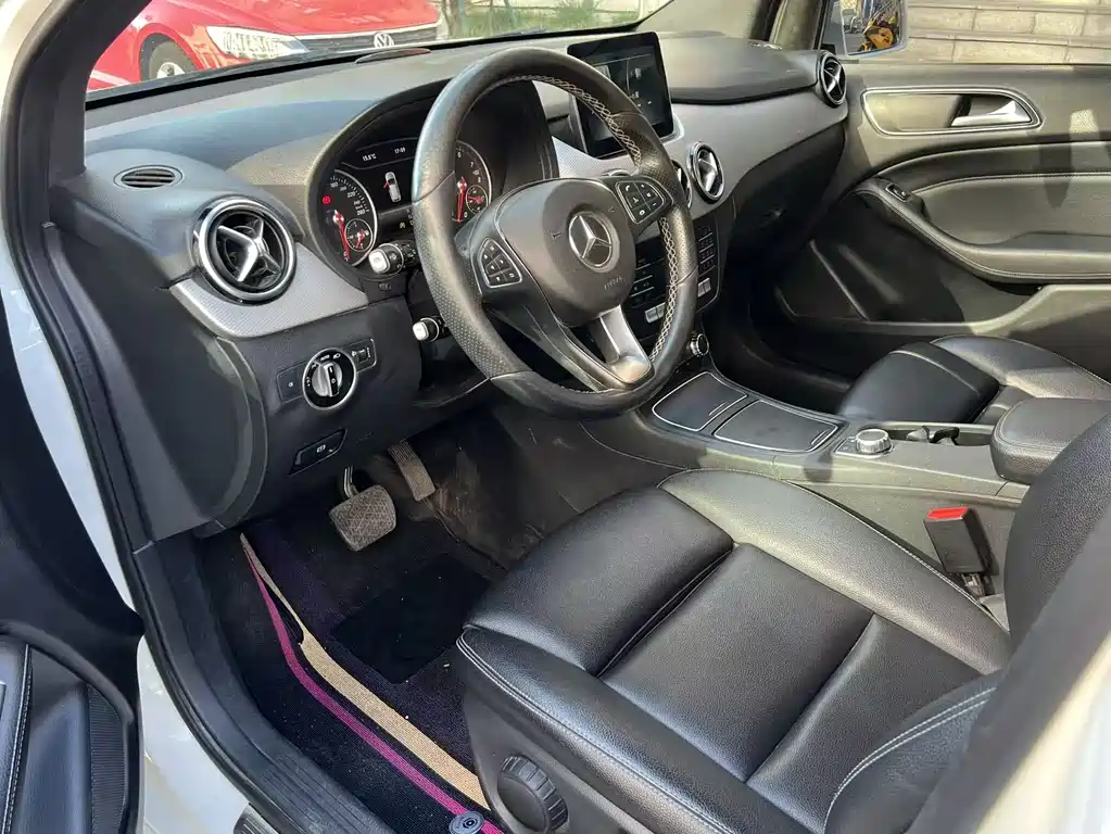 Mercedes-Benz B-Class 2017 — фото 4