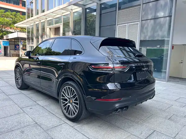 Porsche Cayenne 2021