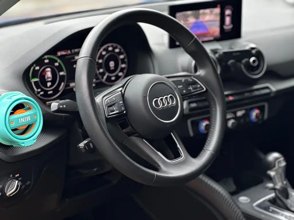 Audi Q2L E-Tron 2020