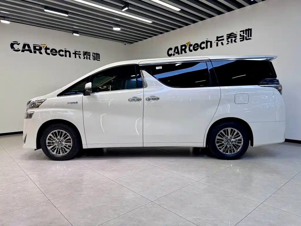 Toyota Vellfire 2023 — фото 7