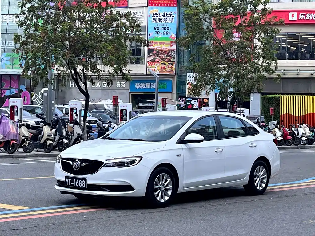 Buick Excelle 2019 — фото 1