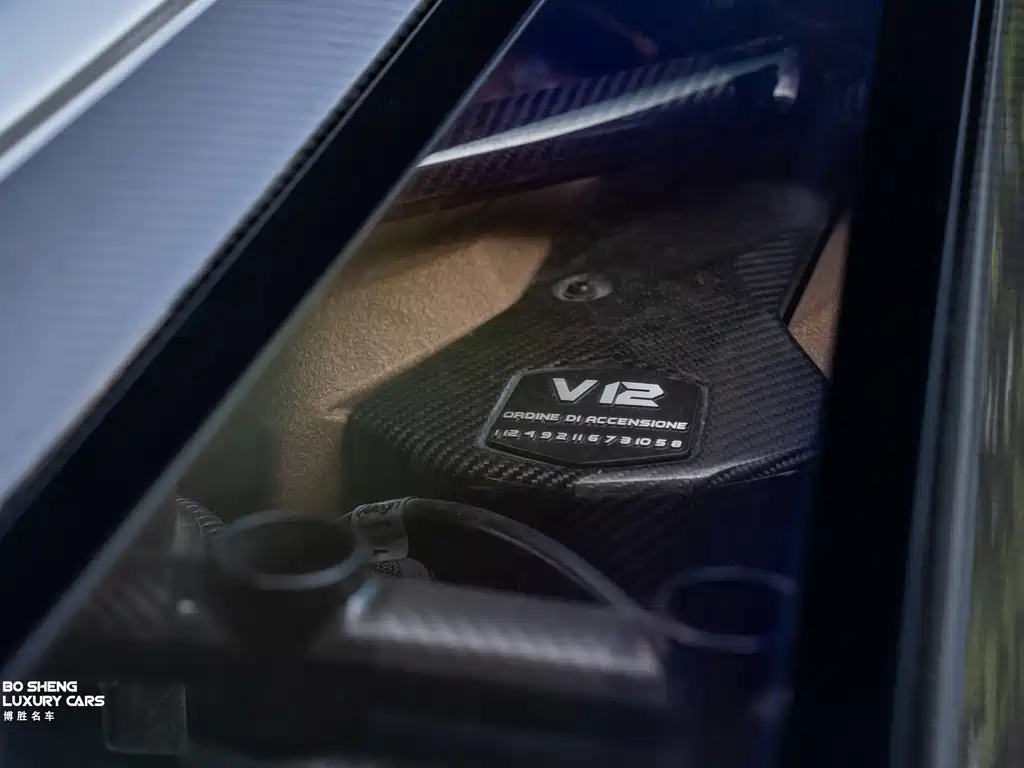 Lamborghini Aventador 2019 — фото 26