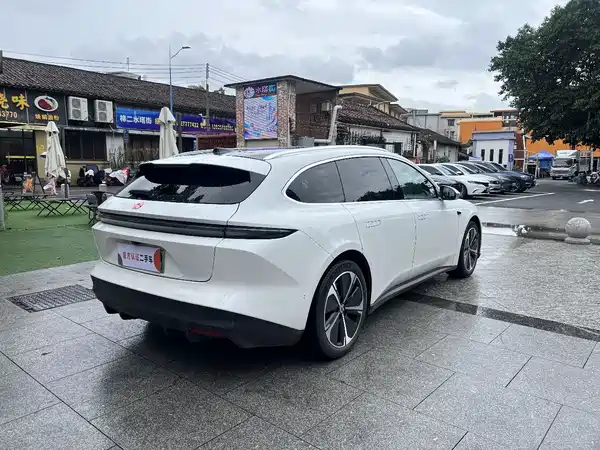 NIO ET5T 2024