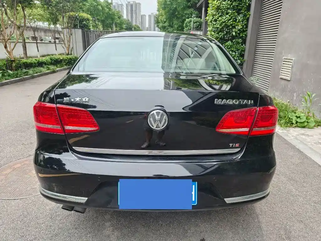 Volkswagen Magotan 2012
