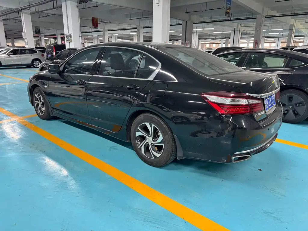 Honda Accord 2016 — фото 3