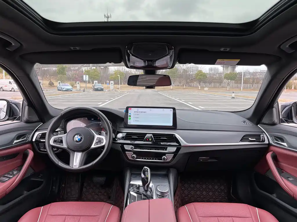 BMW 5 Series 2021 — фото 13