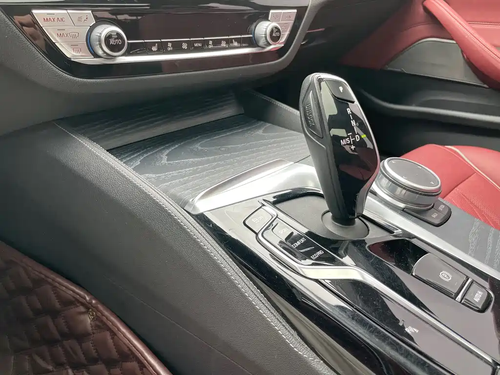 BMW 5 Series 2021 — фото 15