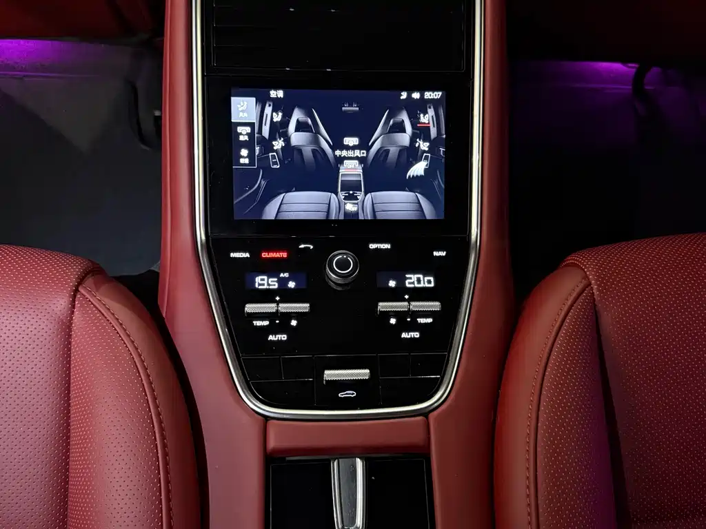Porsche Panamera 2017 — фото 15