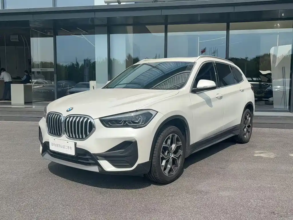 BMW X1 2021 — фото 1