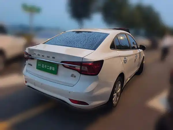 Roewe i5 2019