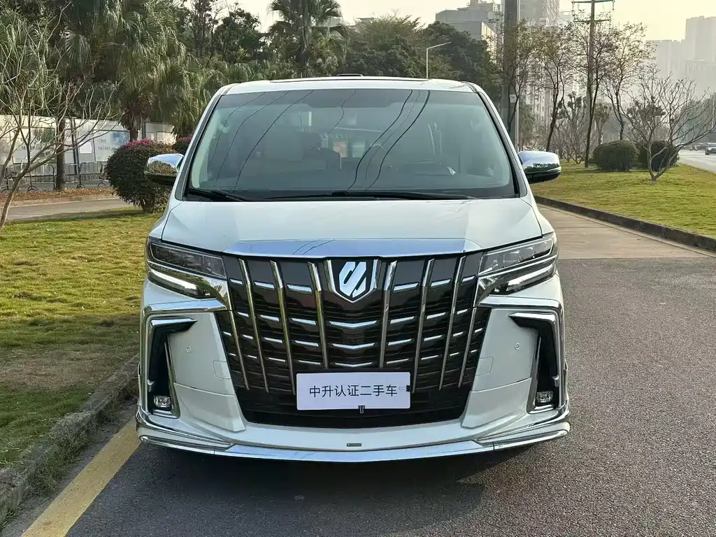 Toyota Alphard 2017 — фото 2