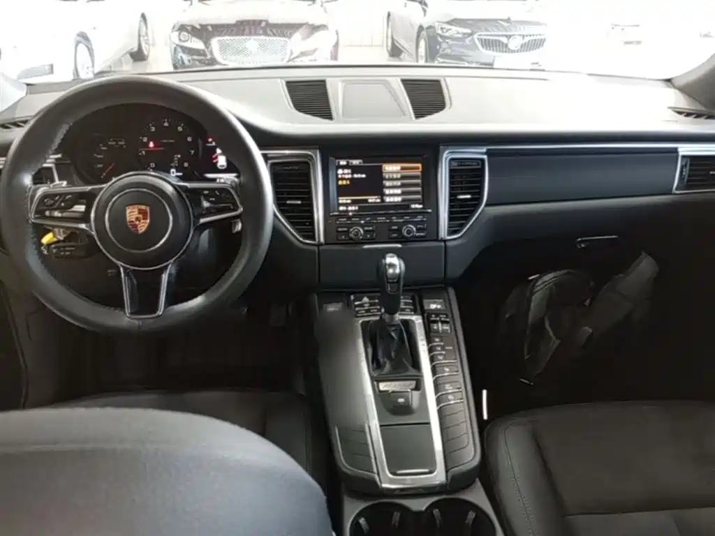 Porsche Macan 2015 — фото 10