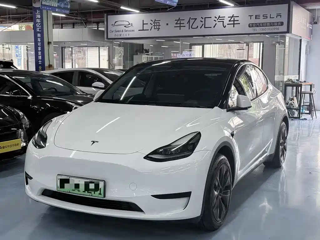 Tesla Model Y 2023 — фото 1