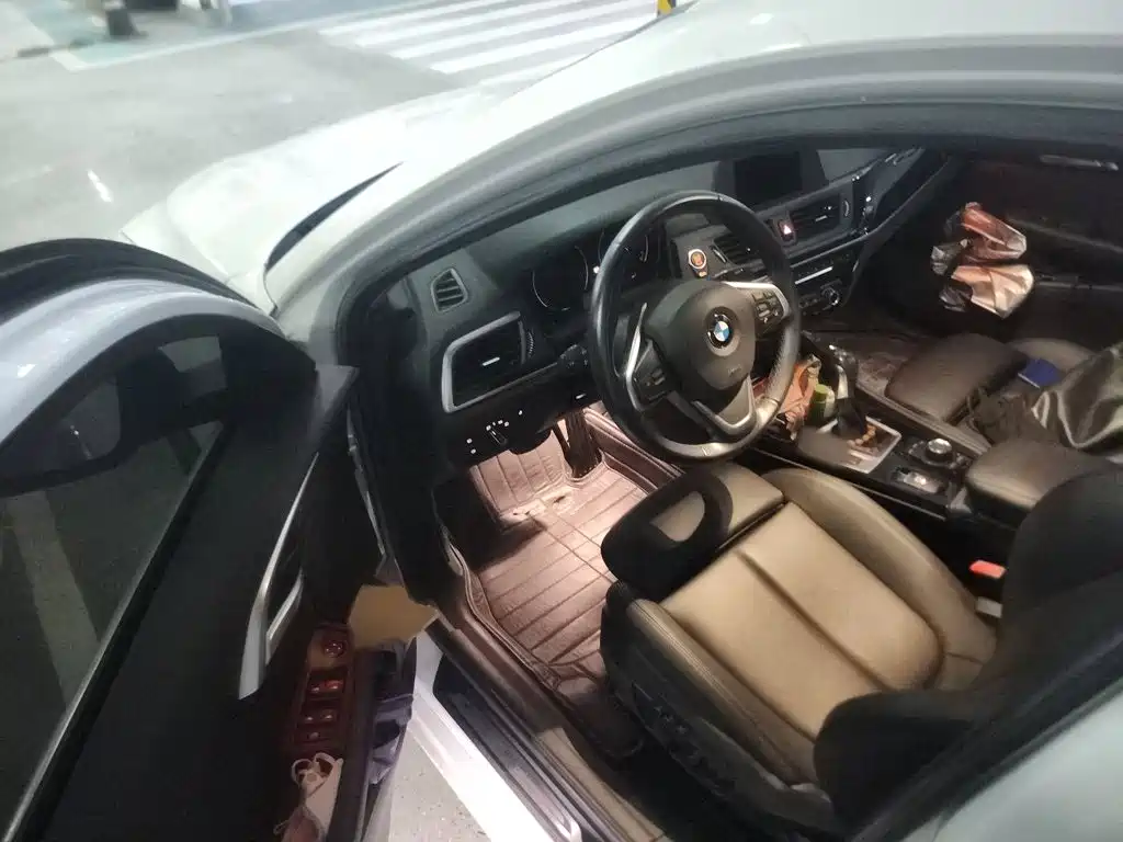 BMW 1 Series 2019 — фото 14