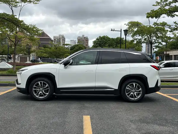 NIO ES6 2021