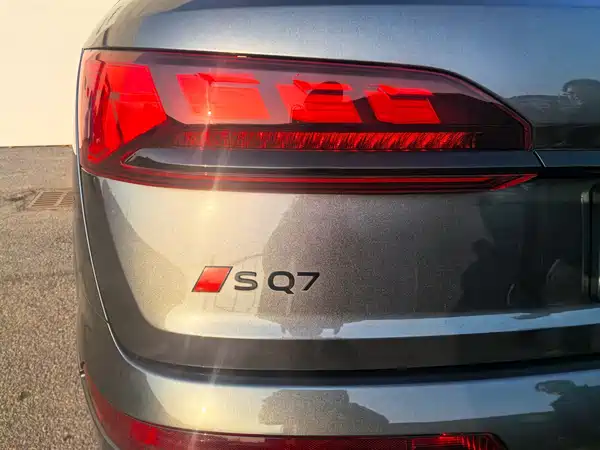 Audi SQ7 2024