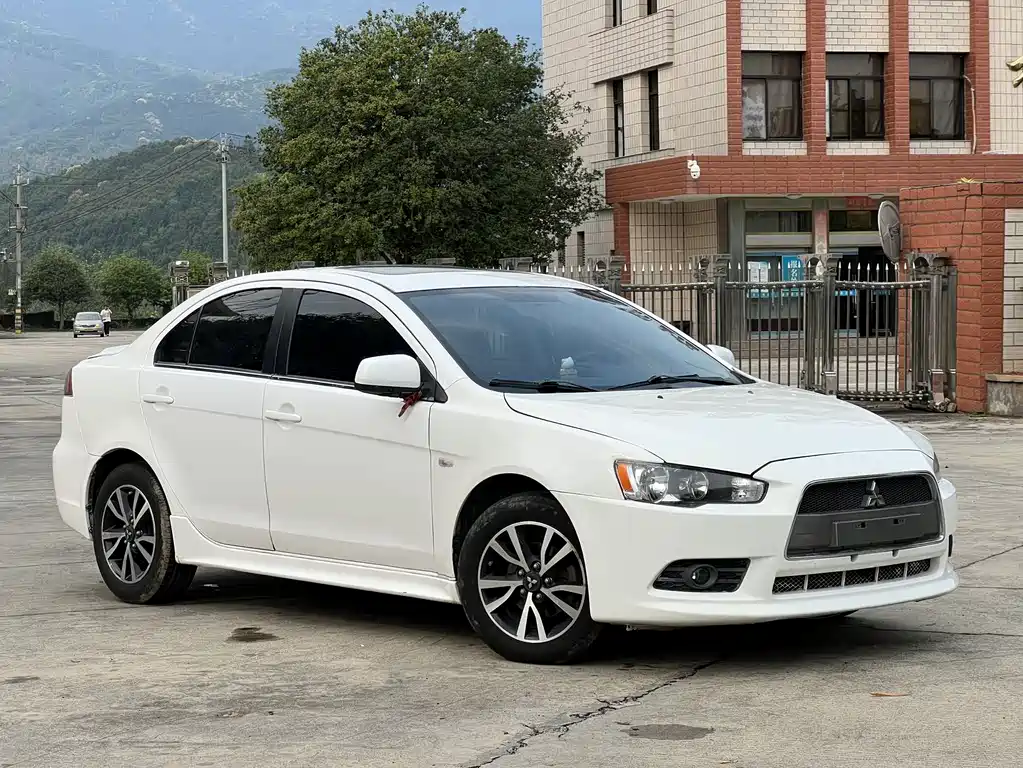 Mitsubishi Lancer EX 2014 — фото 2