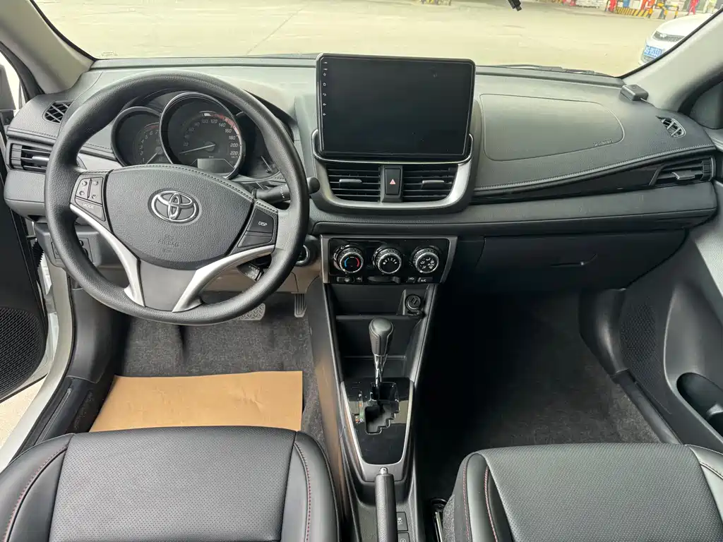 Toyota Yaris L 2023 — фото 15