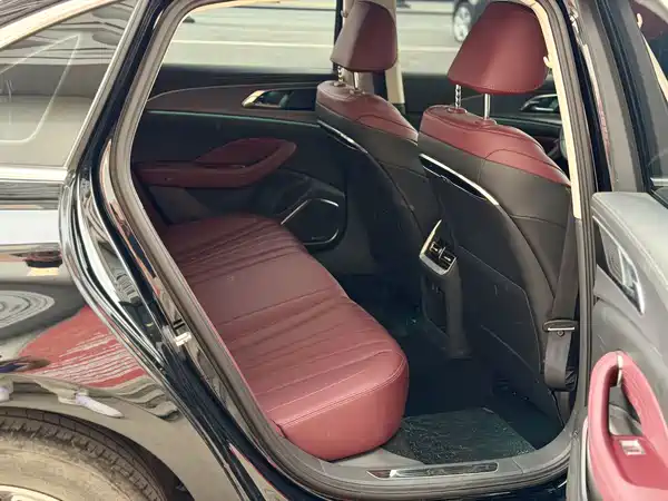 Hongqi H5 2023