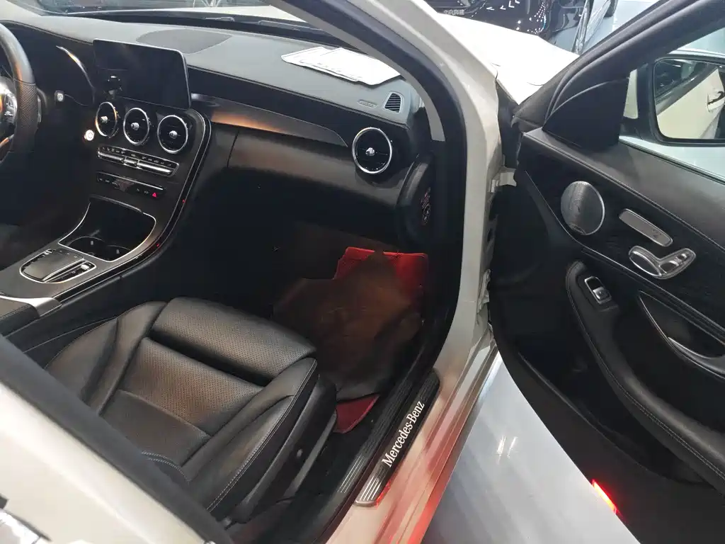 Mercedes-Benz C-Class 2020 — фото 17