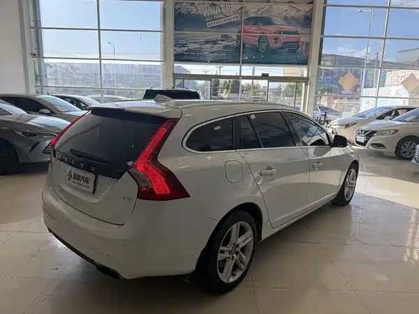 Volvo V60 2015