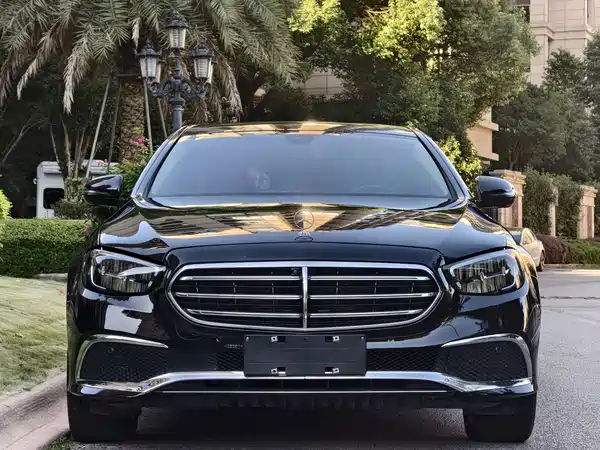 Mercedes-Benz E-Class 2022