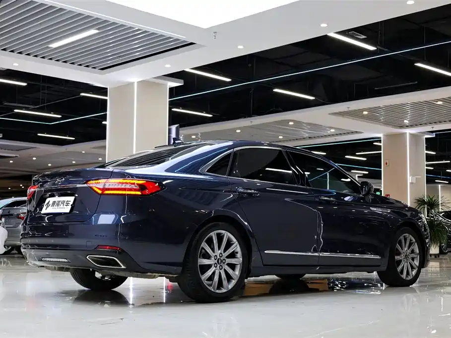 Ford Taurus 2022 — фото 14