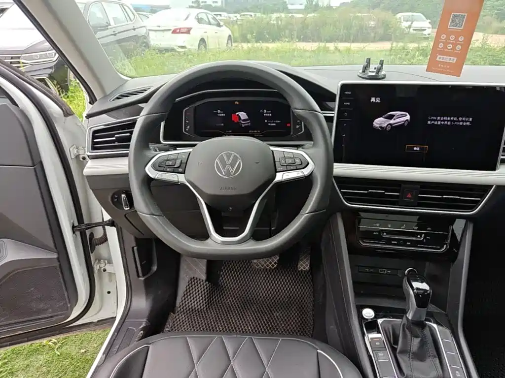 Volkswagen Tiguan L 2024 — фото 11