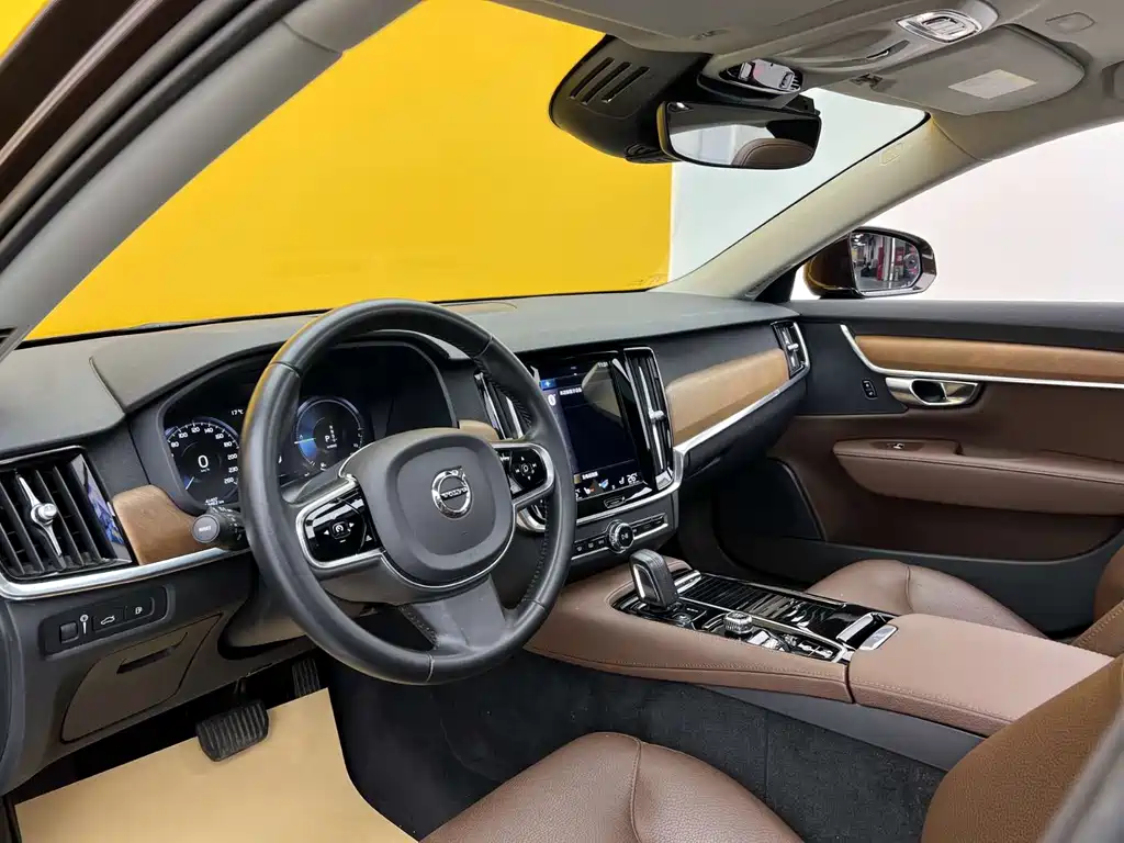 Volvo S90 Plug-In Hybrid 2020 — фото 4