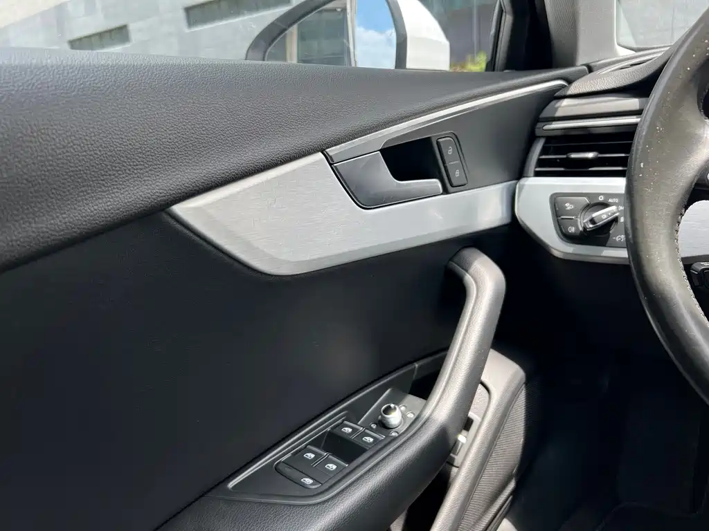 Audi A4L 2020 — фото 11