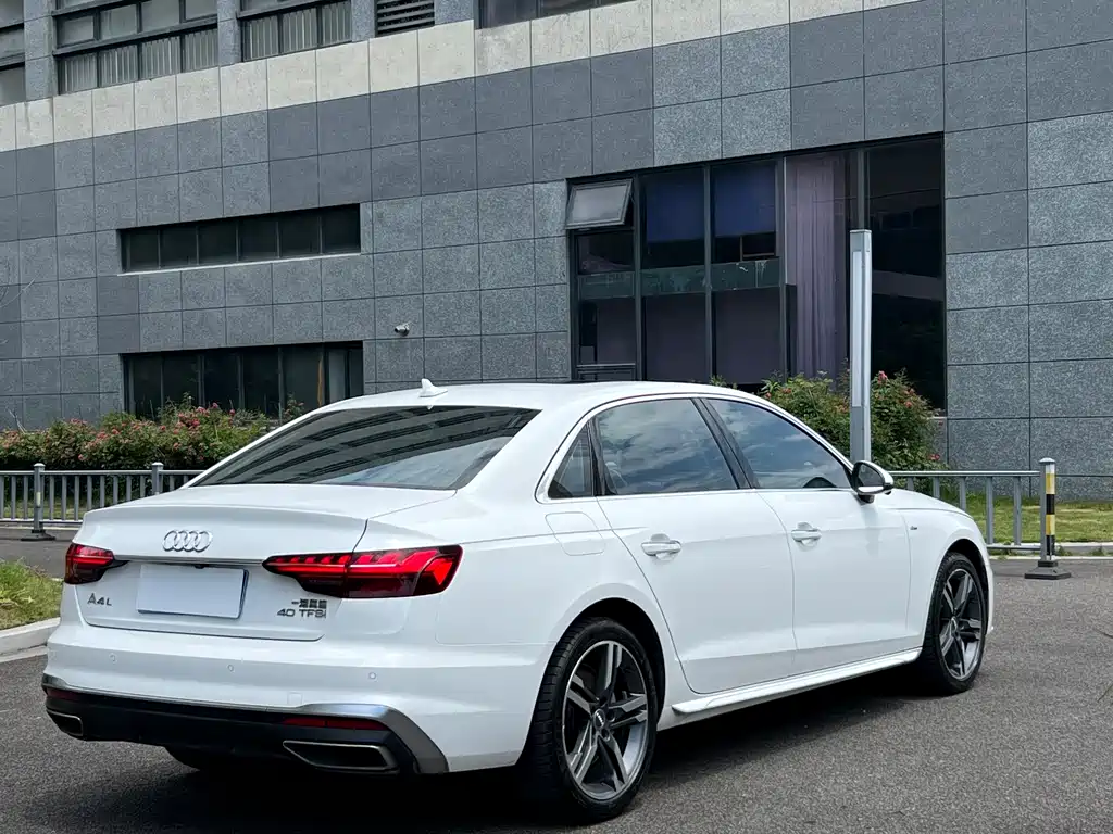 Audi A4L 2020 — фото 13