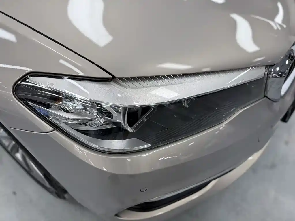 BMW 5 Series 2018 — фото 13