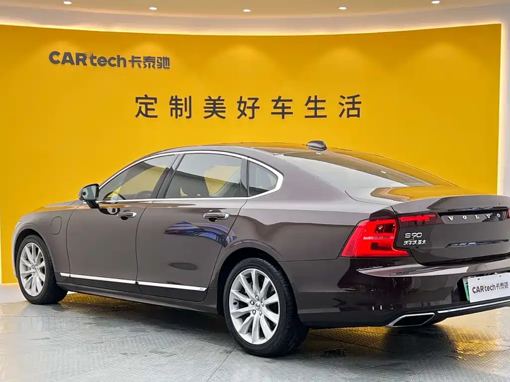 Volvo S90 Plug-In Hybrid 2020 — фото 29