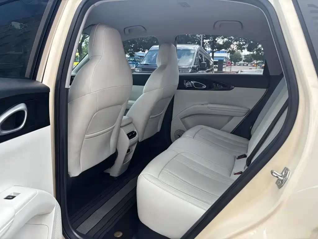Geely Galaxy Starwish 2024 — фото 13