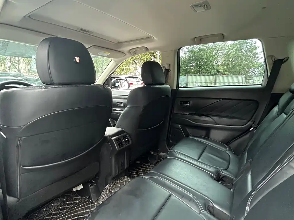 Mitsubishi Outlander 2021