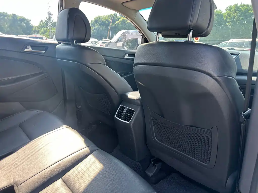 Hyundai Tucson 2017 — фото 21