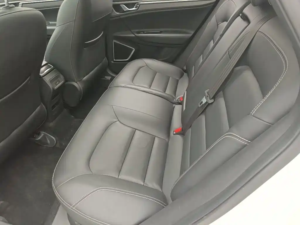 Geely Emgrand GS 2017 — фото 17