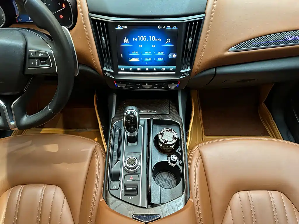 Maserati Levante 2018 — фото 11