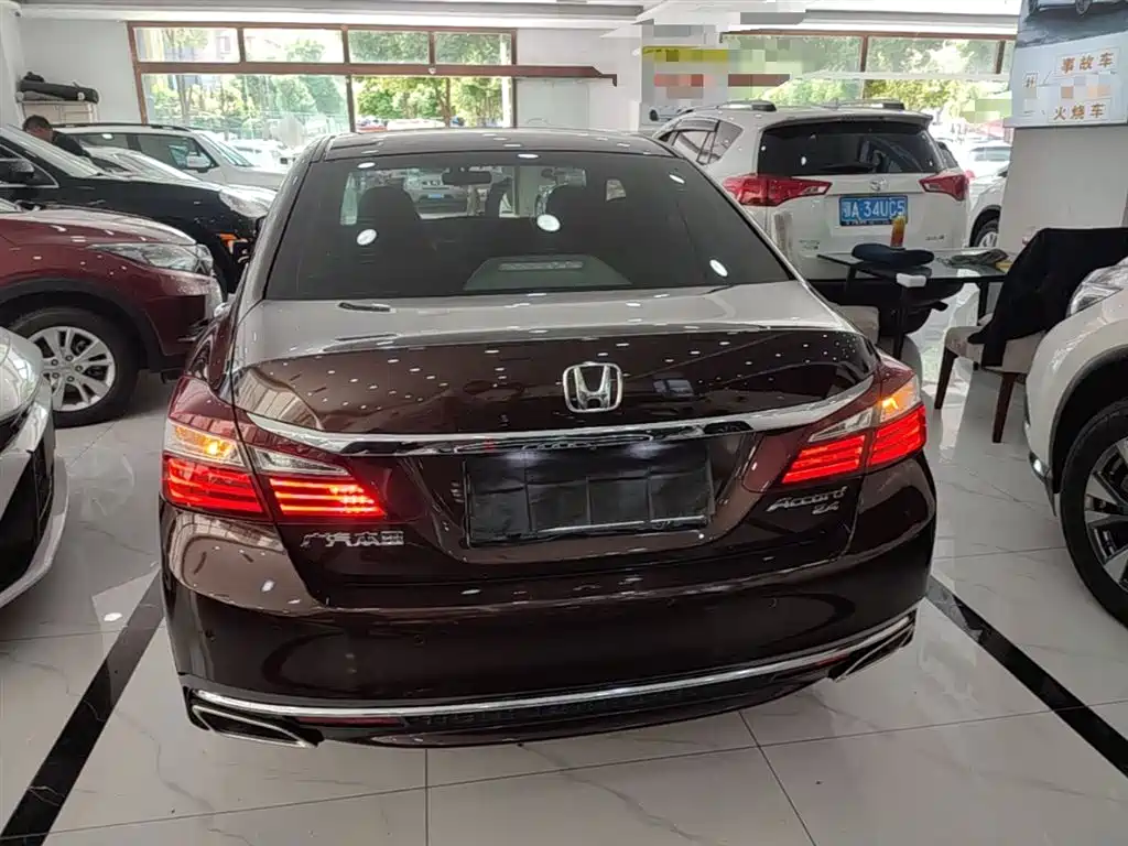 Honda Accord 2017 — фото 6