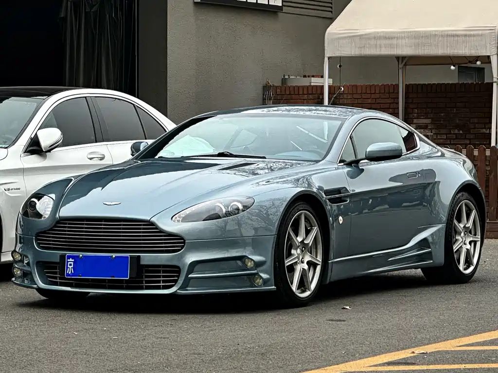 Aston Martin V8 Vantage 2007 — фото 1