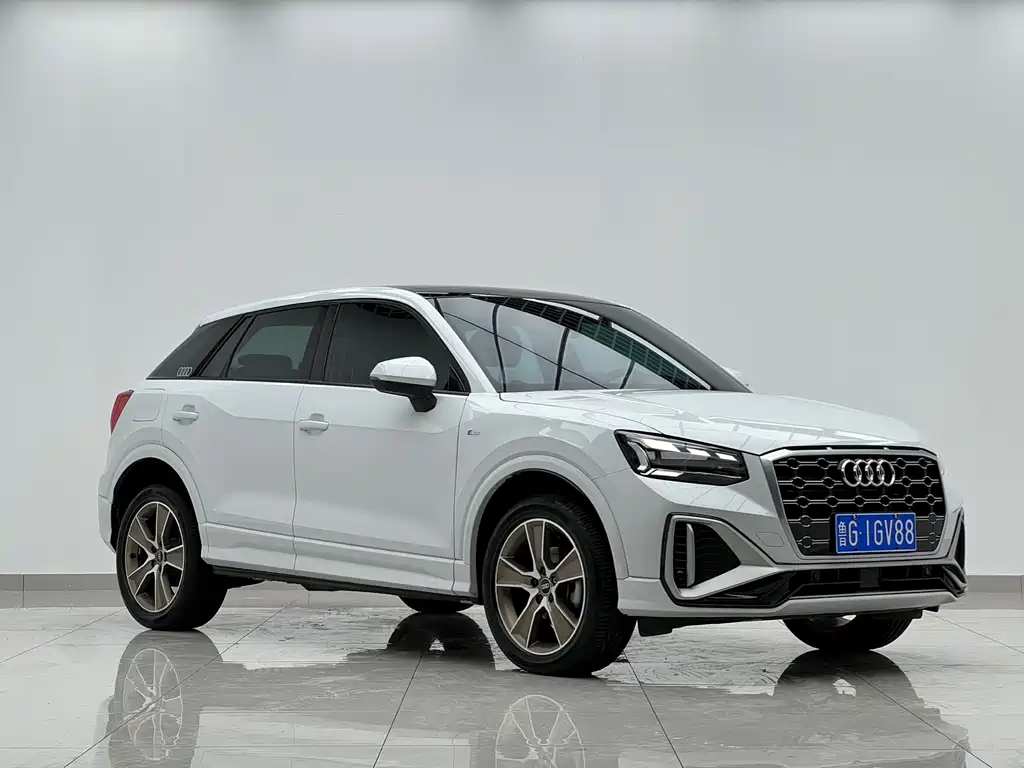 Audi Q2L 2023