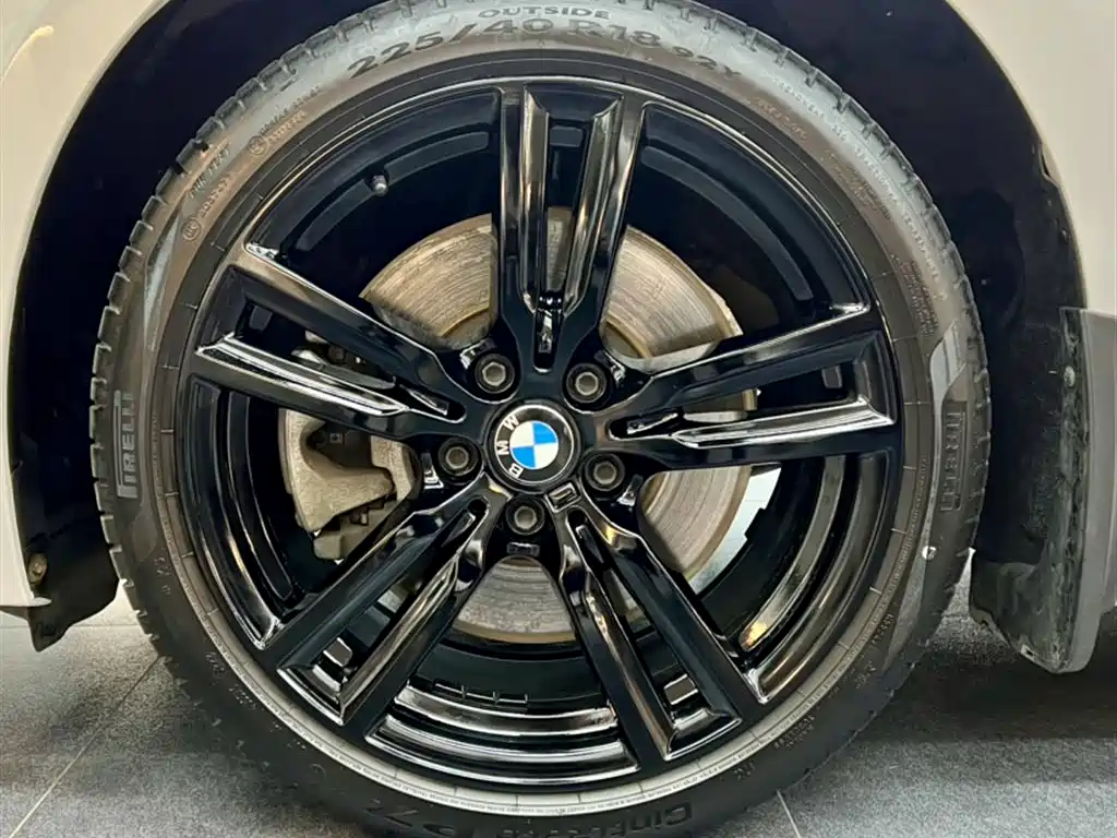 BMW 1 Series 2022 — фото 10