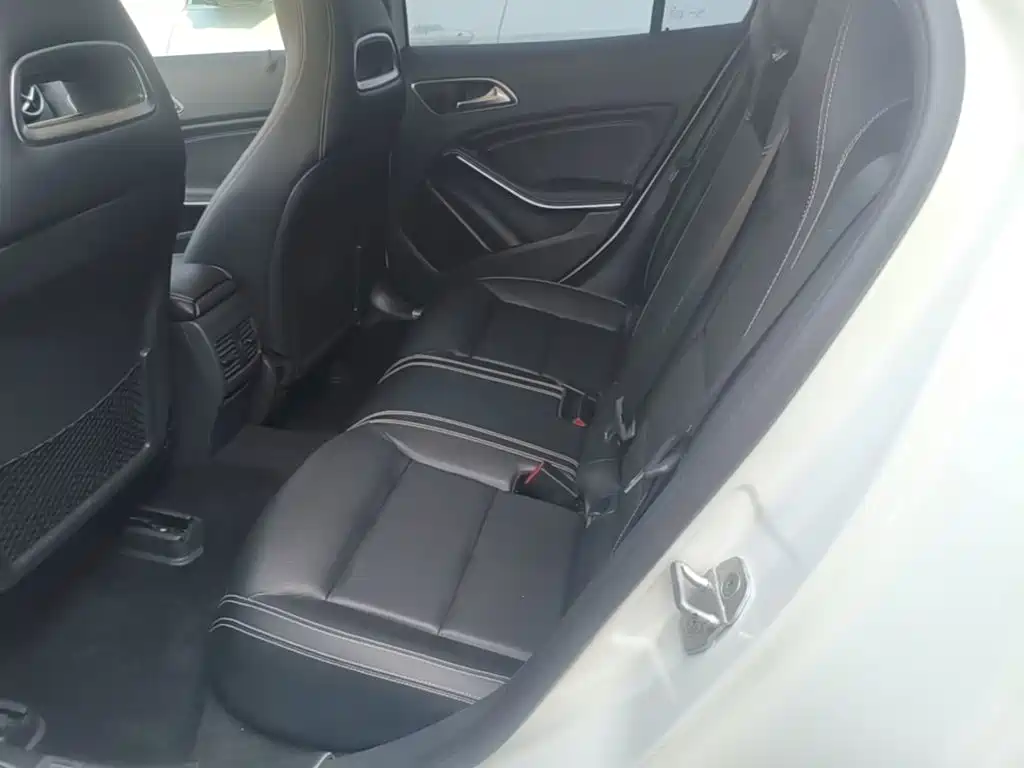 Mercedes-Benz GLA 2015 — фото 13