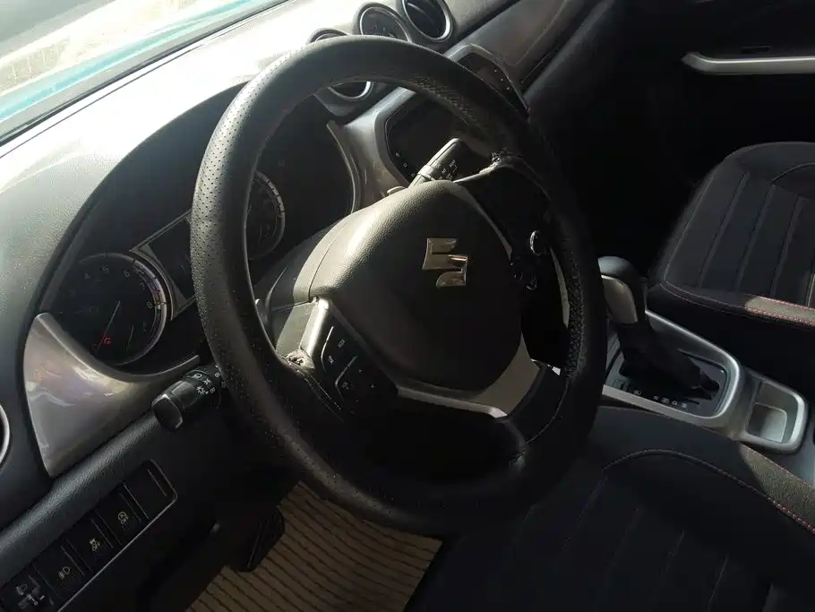 Suzuki Vitara 2016 — фото 15