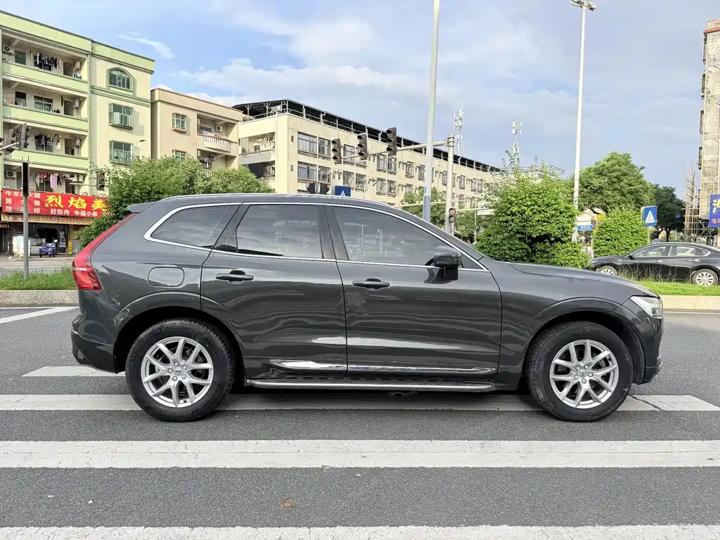 Volvo XC60 2020 — фото 21