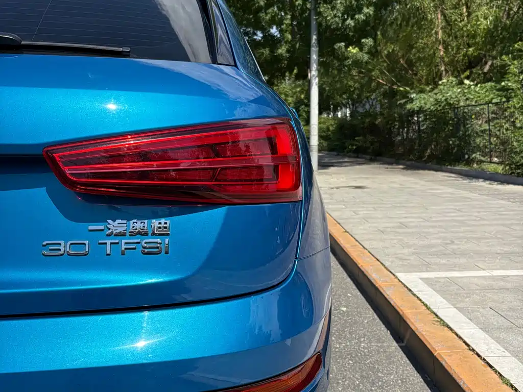 Audi Q3 2018 — фото 19
